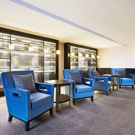 Hilton מלון