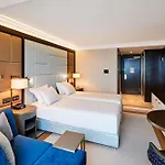 Hilton Hotel 5*