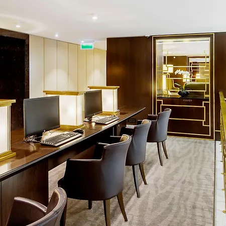 Hilton Hotell 5*