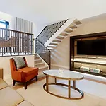 Hilton Hotel 5*