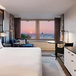 Hilton 5*