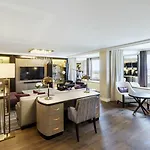 Hilton Hotel 5*