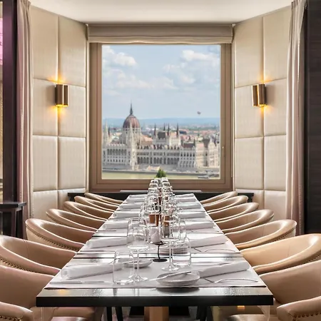 Hilton Ξενοδοχείο 5*